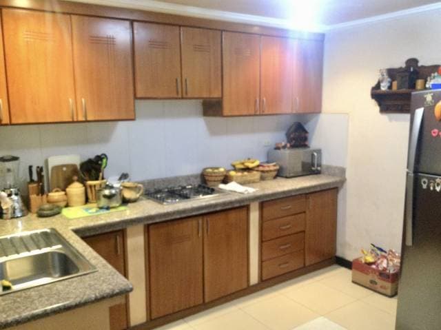 VENDO CASA DE 4 HABITACIONES EN CUENCA SECTOR MONAY SHOPING — foto 5