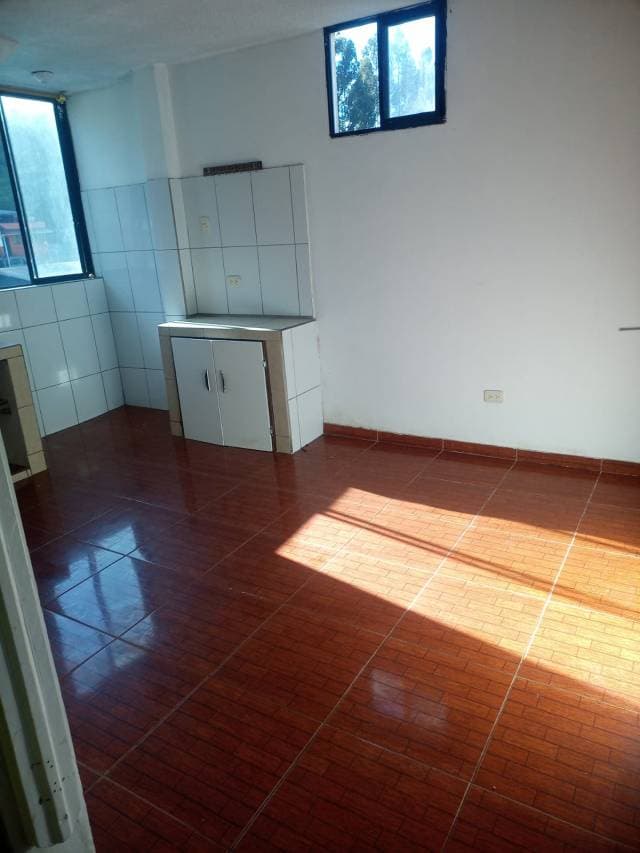 SE ARRIENDA DEPARTAMENTO SUR DE QUITO — foto 4