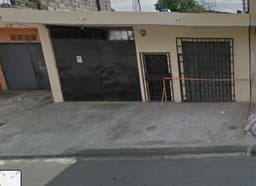 Terreno con dos apartamentos