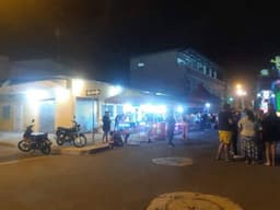 ALQUILER DE LOCAL COMERCIAL ESQUINERO