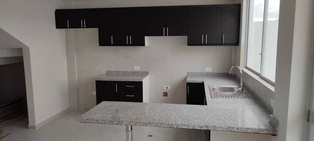 CASAS NUEVAS CON ALTA CALIDAD EN CAYAMBE — foto 6