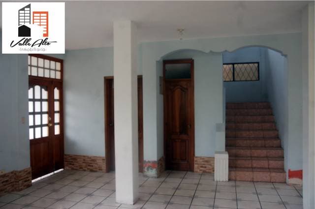 CASA AMPLIA CON NAVE INDUSTRIAL EN MACAS. — foto 7