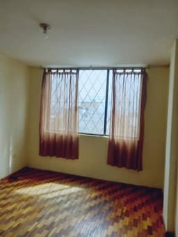 Casa De 3 Plantas Ubicada En La Avenida Víctor Hugo Y Arturo Borja