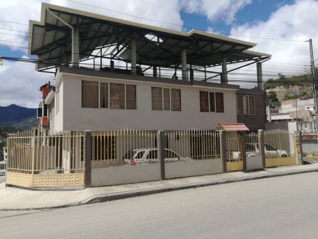 VENTA DE CASA RENTERA EN LOJA — foto 1