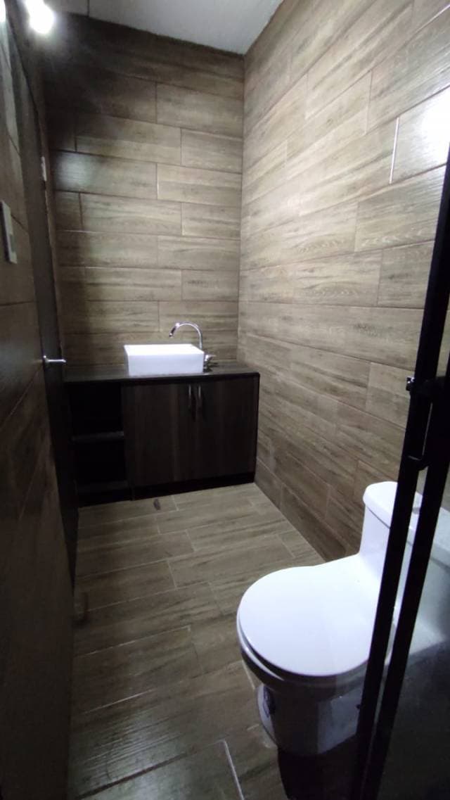CASA CON 3 DORMITORIOS Y GARAJE — foto 1
