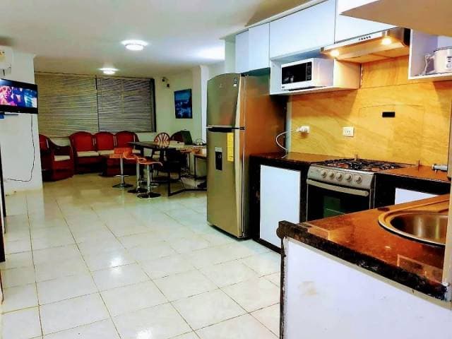 DEPARTAMENTO A MEDIA CUADRA DEL MALECON DE SALINAS — foto 1