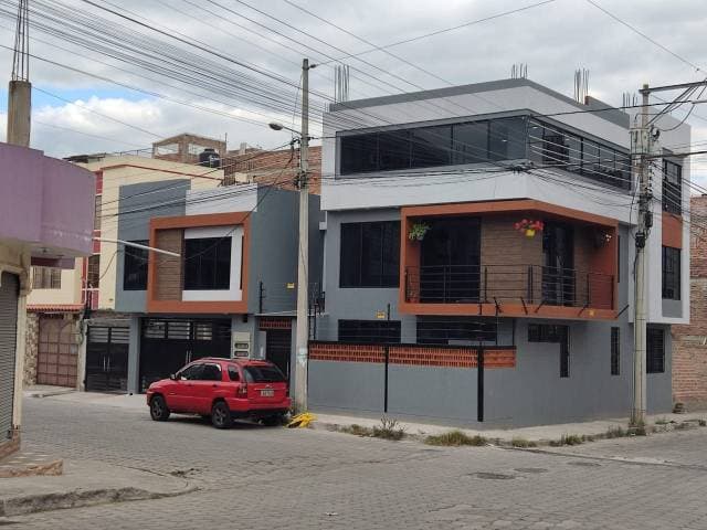 VENDO CASA RENTERA EN RIOBAMBA — foto 1