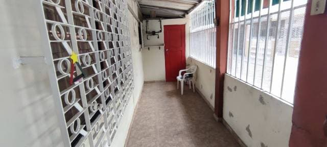 SE VENDE SUR DE GYE/CASA CDLA. 9 DE OCTUBRE — foto 2