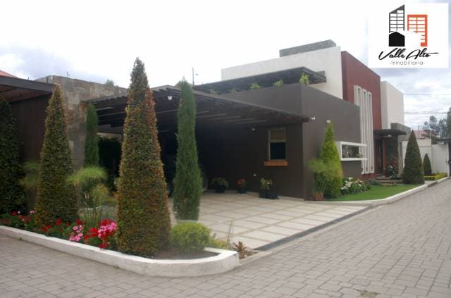 CASA UNICA DE LUJO EN CUENCA. — foto 1