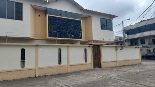 Casa esquinera en venta — foto 2