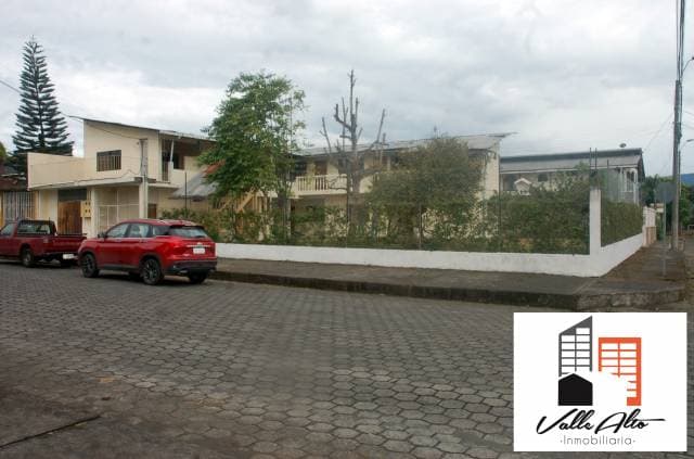 CASA RENTERA DE VARIOS DEPARTAMENTOS EN MACAS. — foto 2