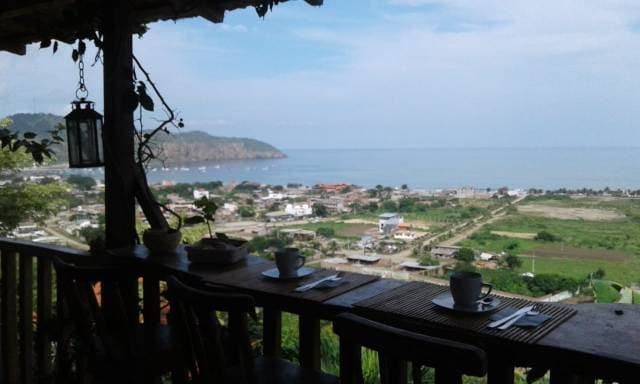 HERMOSA PROPIEDAD VISTA AL MAR — foto 2