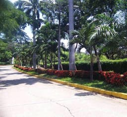 TERRENO DE 560 M2 EN LAGO DE CAPEIRA-GUAYAQUIL