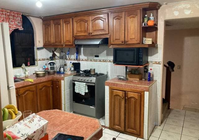HERMOSA PROPIEDAD CON CASA Y AREA VERDE - INDEPENDIENTE — foto 4