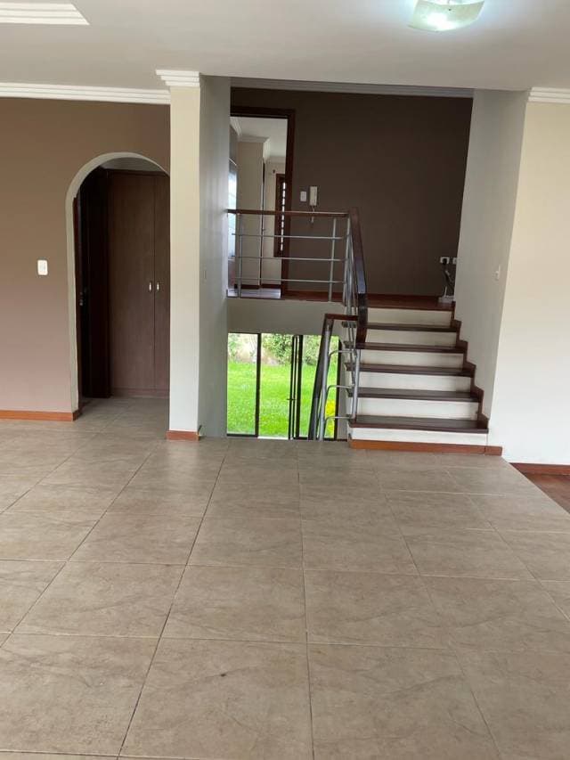 VENDO HERMOSA CASA EN CUENCA - SECTOR CHALLUABAMBA — foto 5