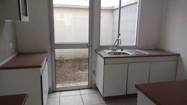 VENTA CASA QUITUMBE CERCA METRO - PLATAFORMA - QUICENTRO SUR - TROLE — foto 3