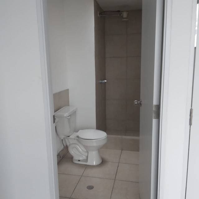 VENTA CASA QUITUMBE CERCA METRO - PLATAFORMA - QUICENTRO SUR - TROLE — foto 4