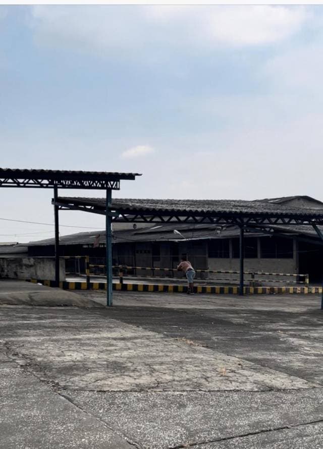 Venta Bodega-Galpón · 5727m² · 80 estacionamientos $250 el m2 — foto 2
