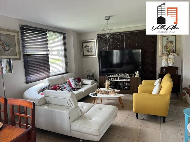 CASAS AMPLIAS POR ESTRENAR EN MACAS. — foto 10
