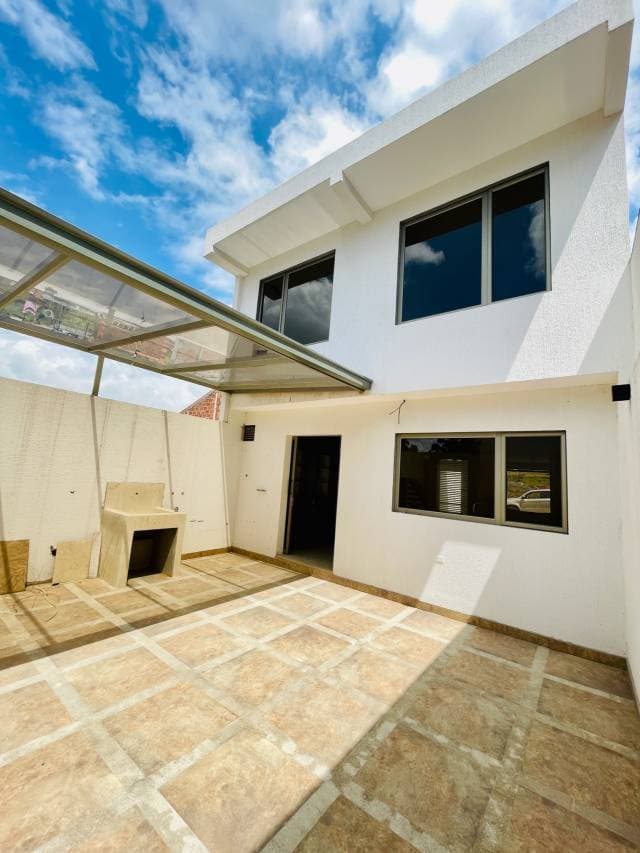 Casa independiente fuera de condominios de venta en Cuenca Ecuador — foto 3