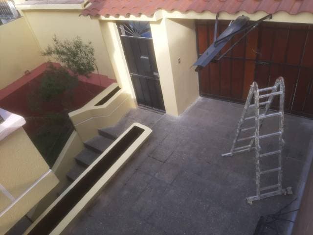 ARRIENDO AMPLIA CASA INDEPENDIENTE — foto 2