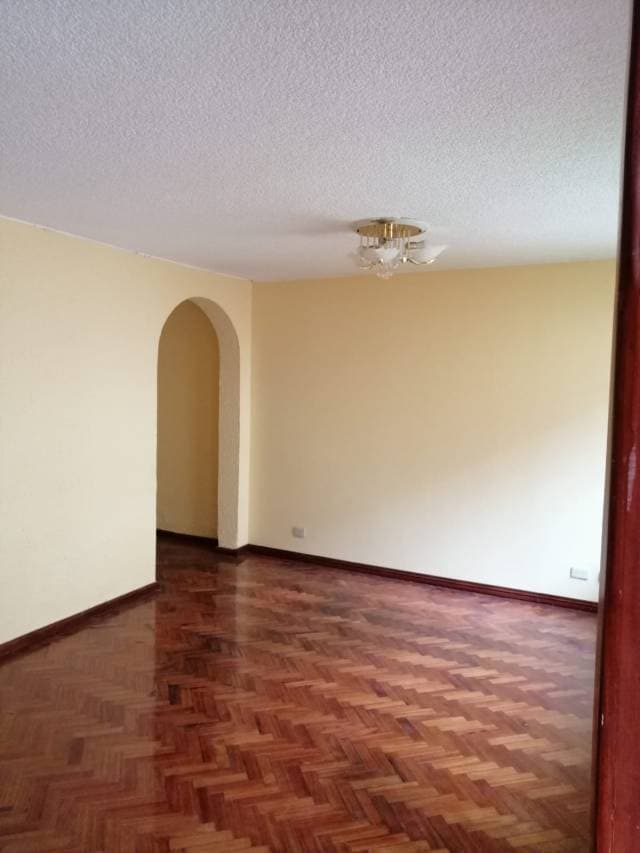 ARRIENDO AMPLIA CASA INDEPENDIENTE — foto 6