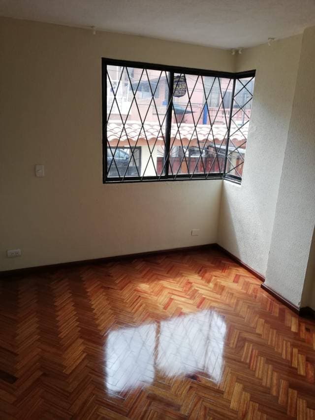 ARRIENDO AMPLIA CASA INDEPENDIENTE — foto 8