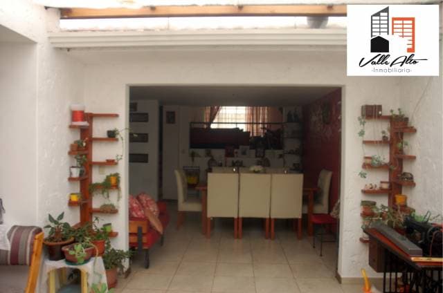 CASA AMPLIA E INDEPENDIENTE EN RICAURTE. — foto 8