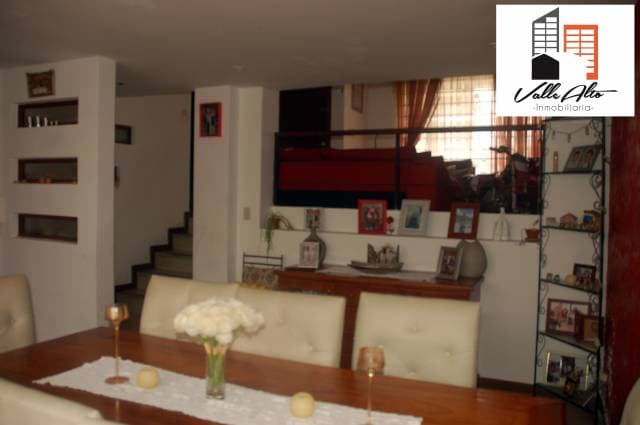 CASA AMPLIA E INDEPENDIENTE EN RICAURTE. — foto 13