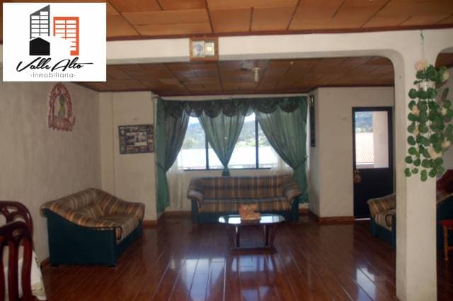 CASA AMPLIA + LOCAL COMERCIAL EN DELEG. — foto 11
