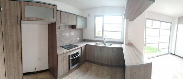 CASA EN VENTA EN CONJUNTO PRIVADO EN TUMBACO — foto 5