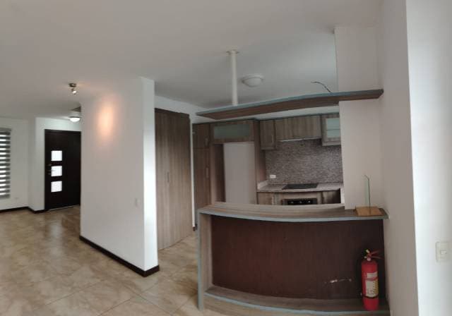 CASA EN VENTA EN CONJUNTO PRIVADO EN TUMBACO — foto 6