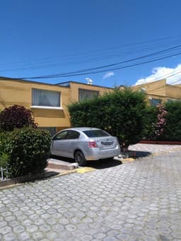 CONJUNTO JARDINES DEL BOSQUE HERMOSA CASA REMODELADA COMPLETAMENTE $ 105.000 NEGOCIABLES