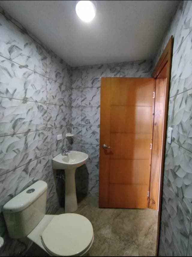 Arriendo departamento nuevo y moderno en Latacunga — foto 2