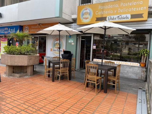 Se vende Cafeteria-Panaderia-Pasteleria — foto 1