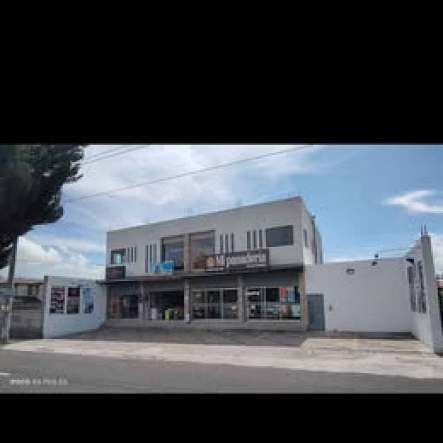 Rento local comercial cómodo y versátil con parqueadero — foto 3