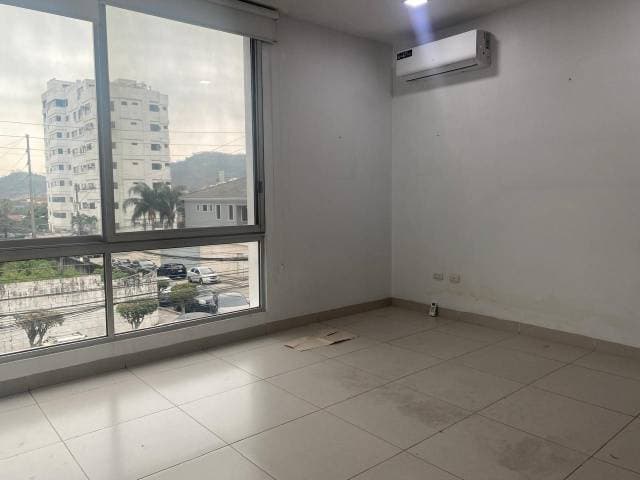 EN ALQUILER DEPARTAMENTO DE DOS DORMITORIOS MÁS CUARTO DE SERVICIO — foto 6