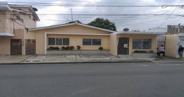 EN VENTA CASA EN URDESA — foto 1