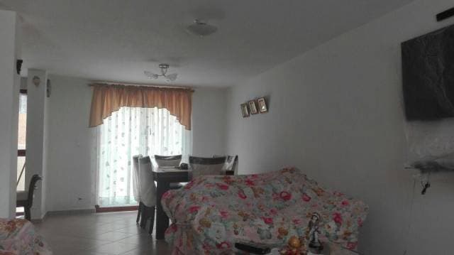 TUMBACO, ARRIENDO ACOGEDORA CASA AMOBLADA DENTRO DE UN CONJUNTO — foto 5