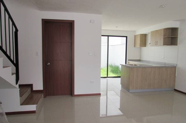 Venta de casas en el Sector Norte (Carcelen) — foto 3