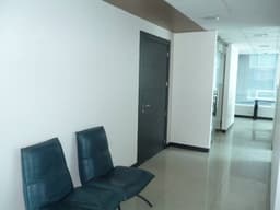 Vendo Oficina de 100m2, amoblada, 2 garajes, 1 bodega sector Plaza Argentina