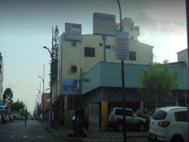 SECTOR AUTOMOTRIZ EN VENTA LOCAL COMERCIAL  ESQUINERO — foto 3
