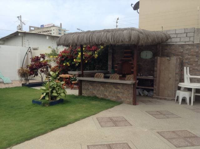 Hermosa Casa Completamente Remodelada para ser tu Oasis en Salinas — foto 3
