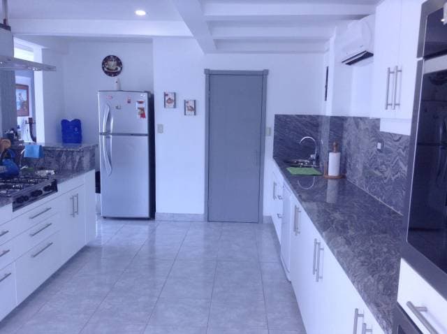 Hermosa Casa Completamente Remodelada para ser tu Oasis en Salinas — foto 5