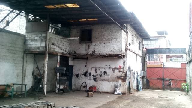 SOLAR EN ZONA COMERCIAL — foto 2