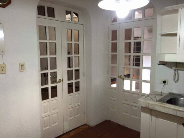 CASA DE 4 DORMITORIOS Y DOS PLANTAS — foto 2