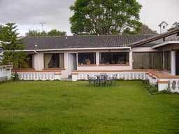 VENDO HERMOSA CASA EN SAN RAFAEL (VALLE DE LOS CHILLOS) A ESCASOS METROS DEL CENTRO COMERCIAL SAN LUIS    SECTOR PLAYA CHICA