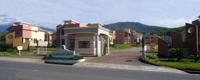 URBANIZACION JARDINES DEL ROCIO EN MACAS — foto 1