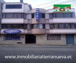 VENDO HERMOSO HOTEL CRYSTAL UBICADO EN EL CENTRO DE CAYAMBE