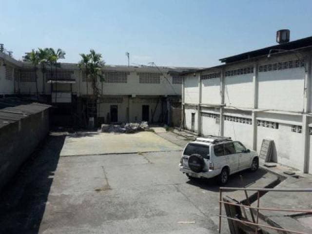 VIA DAULE - VENDO - AMPLIO LOCAL COMERCIAL DE 1678 M2 — foto 1